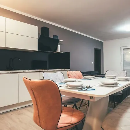 Js Apartment Bibinje